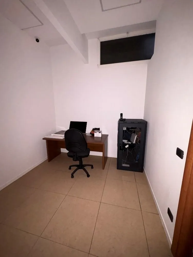 Arredi, insegna e macchine da ufficio presso ufficio in Bergamo (BG) Via Borfuro n. 4/b 