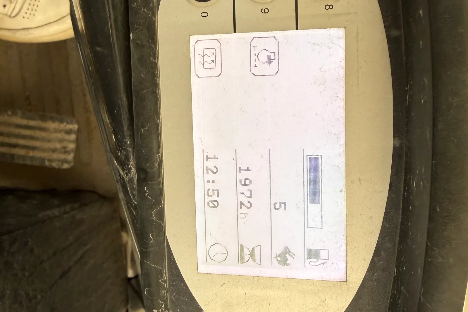 Gru Manghi (ID 32) e carrello elevatore (ID 33)