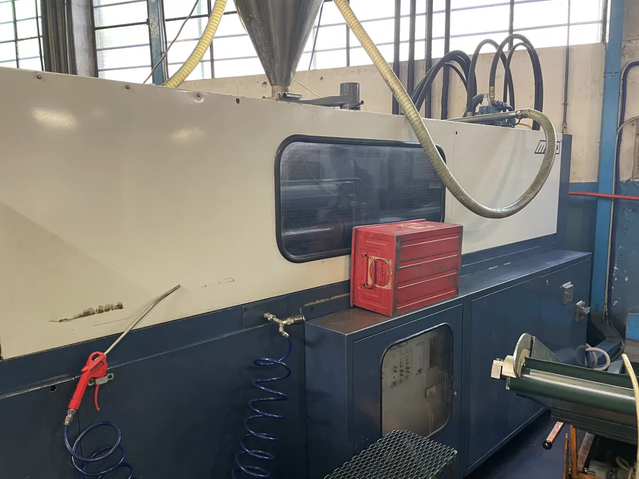 Pressa oleodinamica per stampaggio plastica Maico Presse