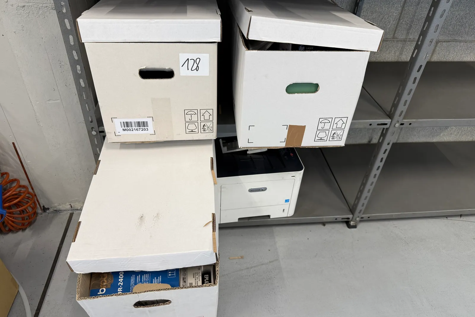 Arredi e macchine elettriche ed elettroniche da ufficio