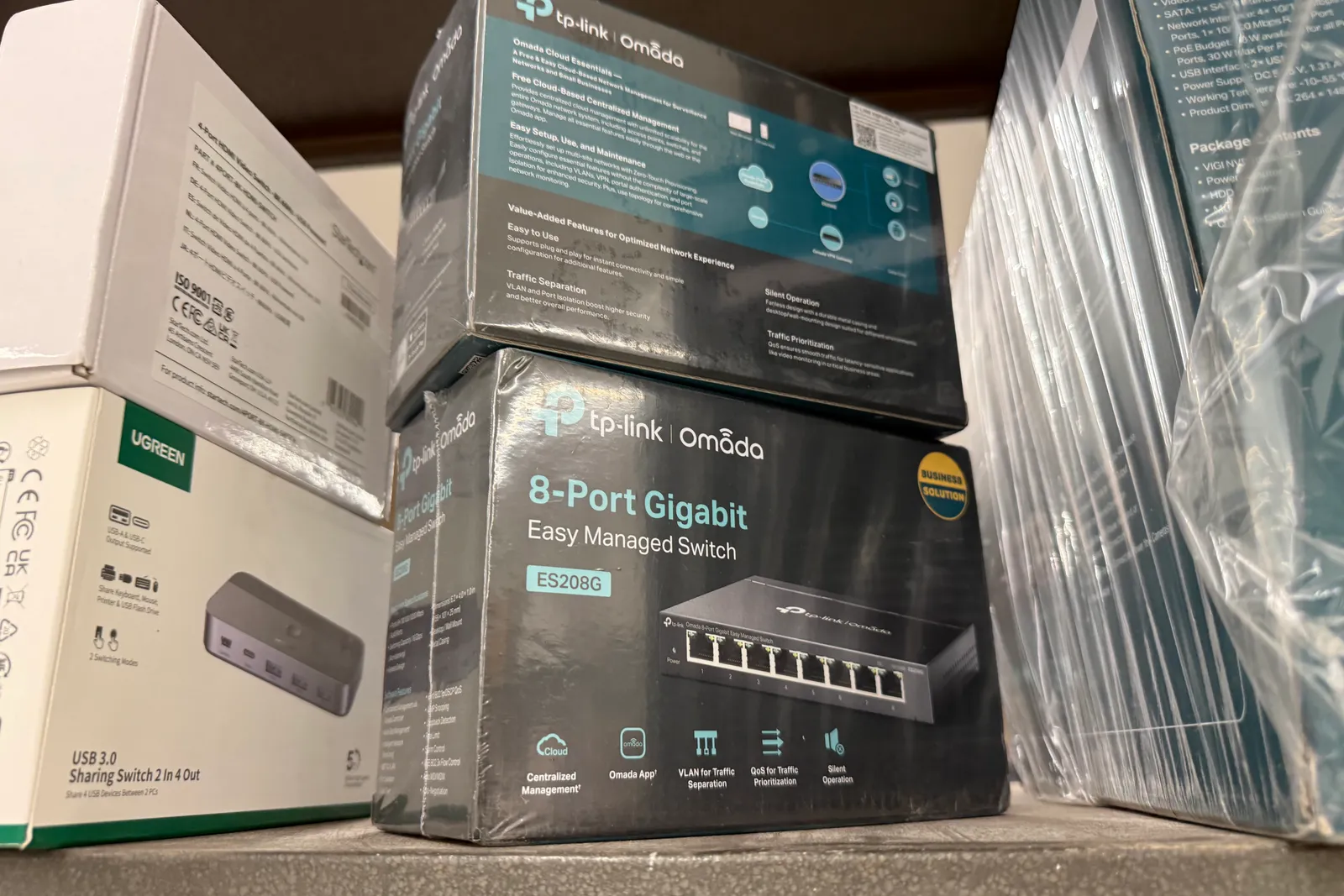 Stock prodotti, batterie, imballaggi, arredi e varie