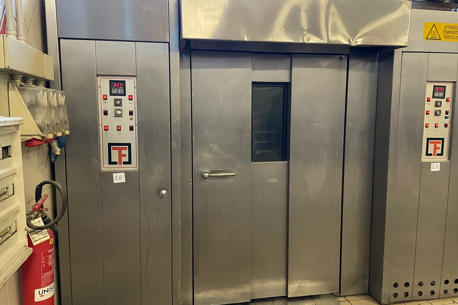 Macchinari a attrezzature per attività di pasticceria