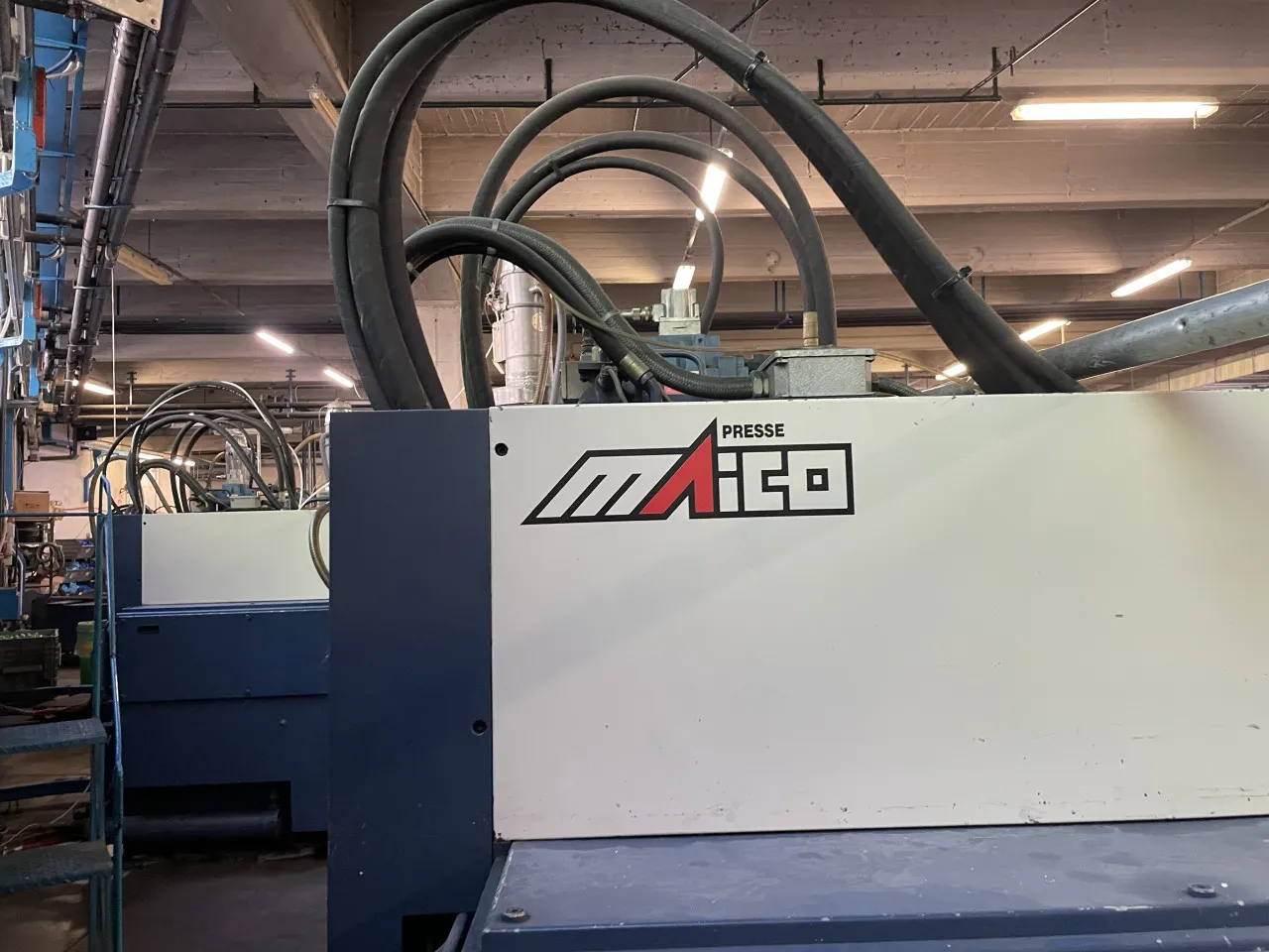 Pressa oleodinamica per stampaggio plastica Maico Presse
