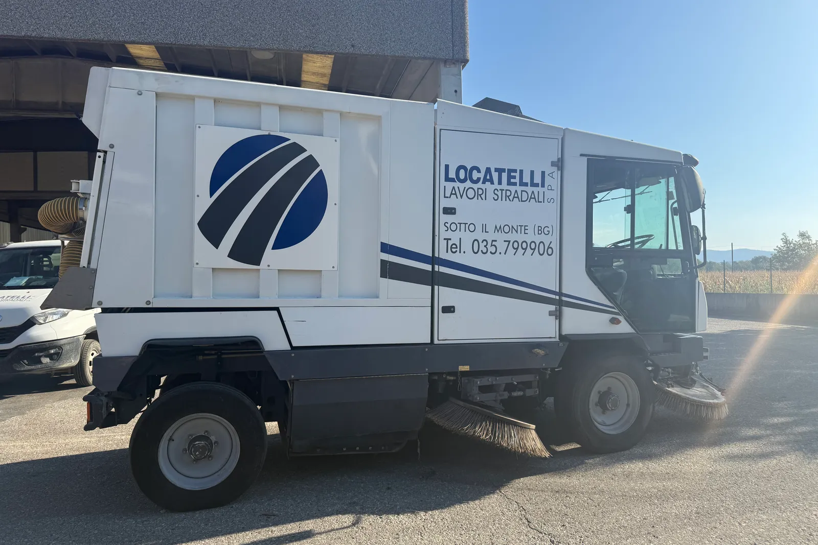 Spazzatrice stradale Dulevo 5000 Evolution targata AGP250