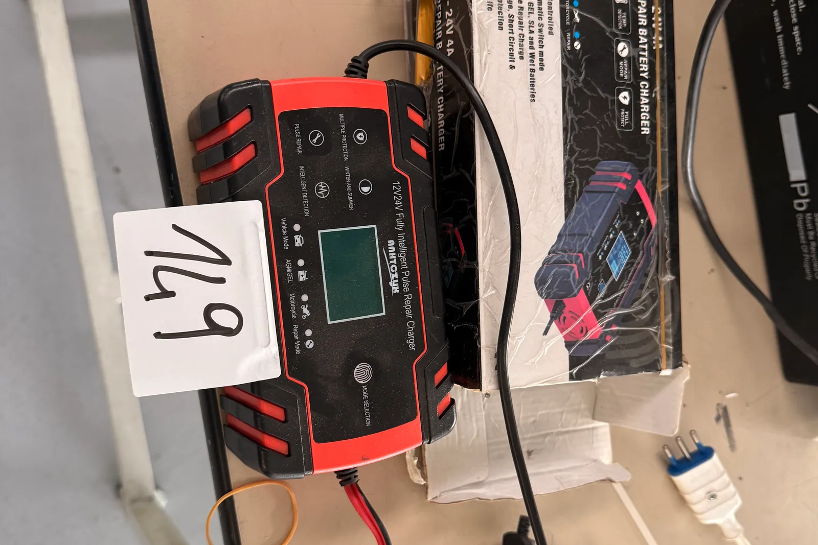 Stazioni saldanti, depuratori elettronici d’aria oltre piccoli attrezzi e componenti varie