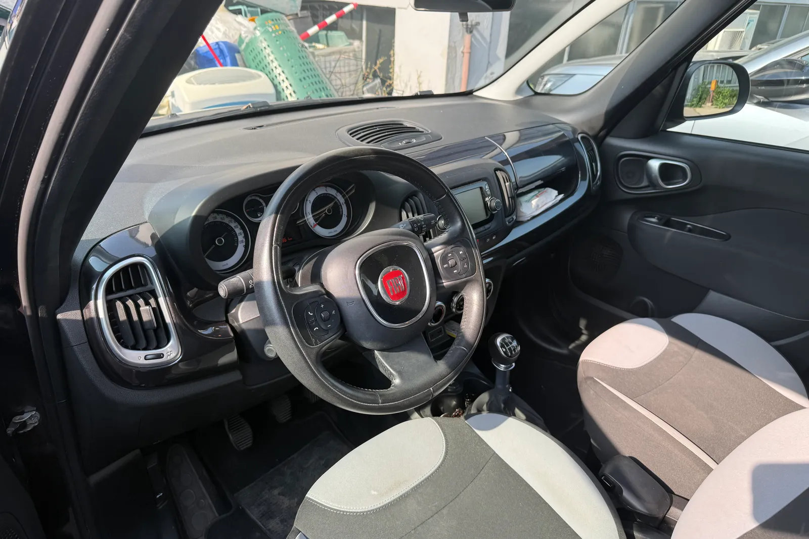 Autovettura Fiat 500 L targata FA735TP