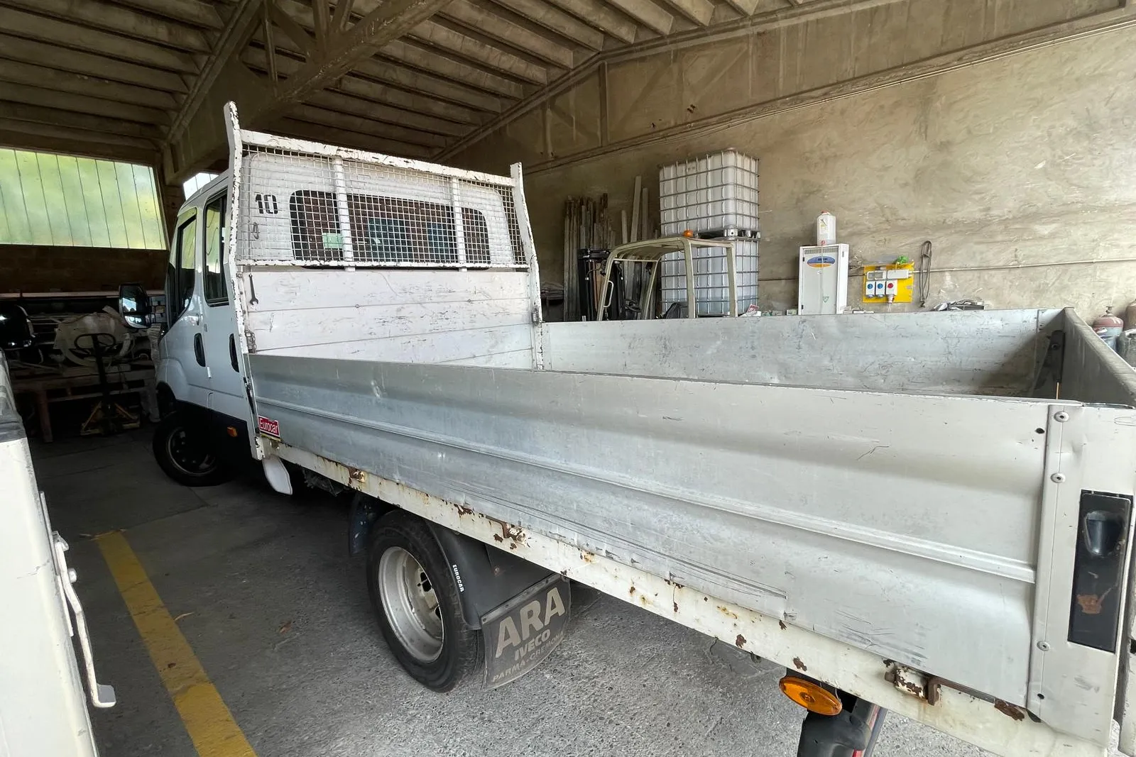 Iveco 35C14 targato FL928WP