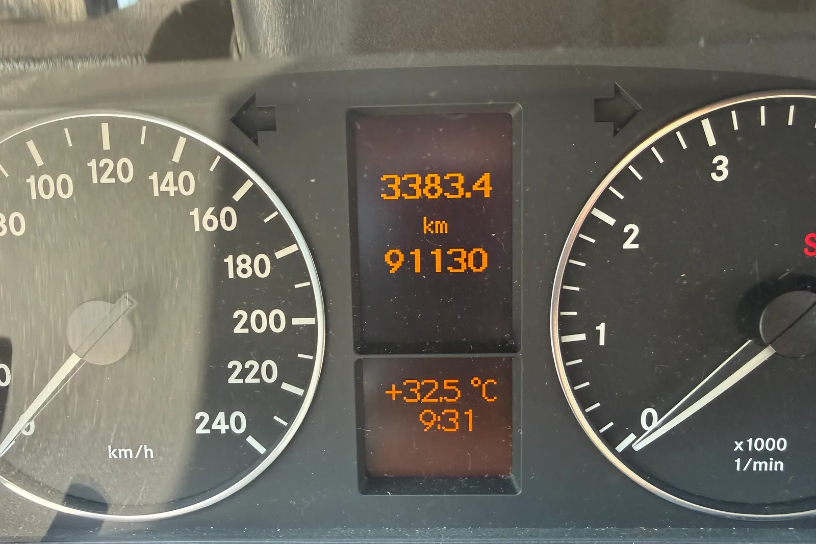 Autovettura Mercedes Classe A targata EA765RC