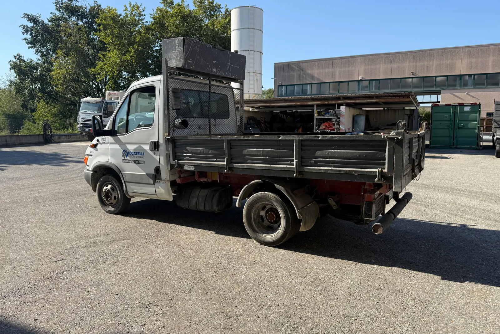 Autocarro ribaltabile Iveco Daily (35C9A) targato CD003FF 