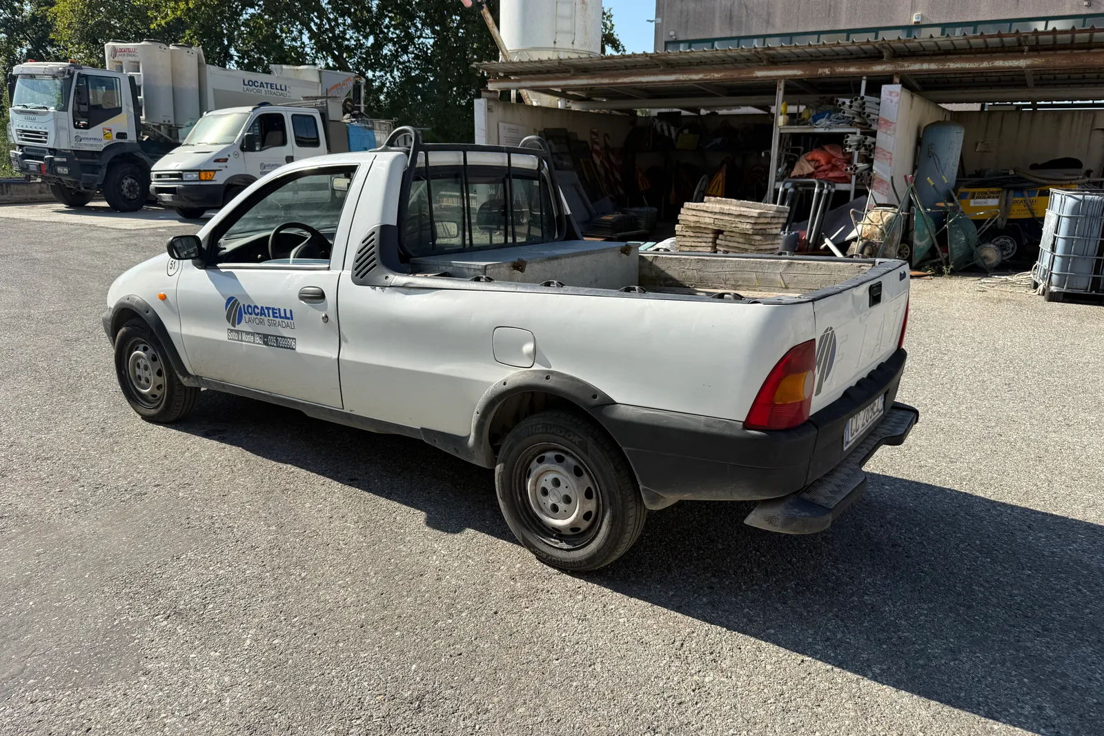 Autocarro Fiat Strada targato CC289EZ