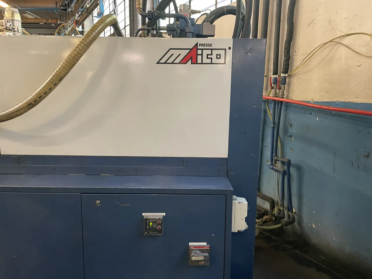Pressa oleodinamica per stampaggio plastica Maico Presse