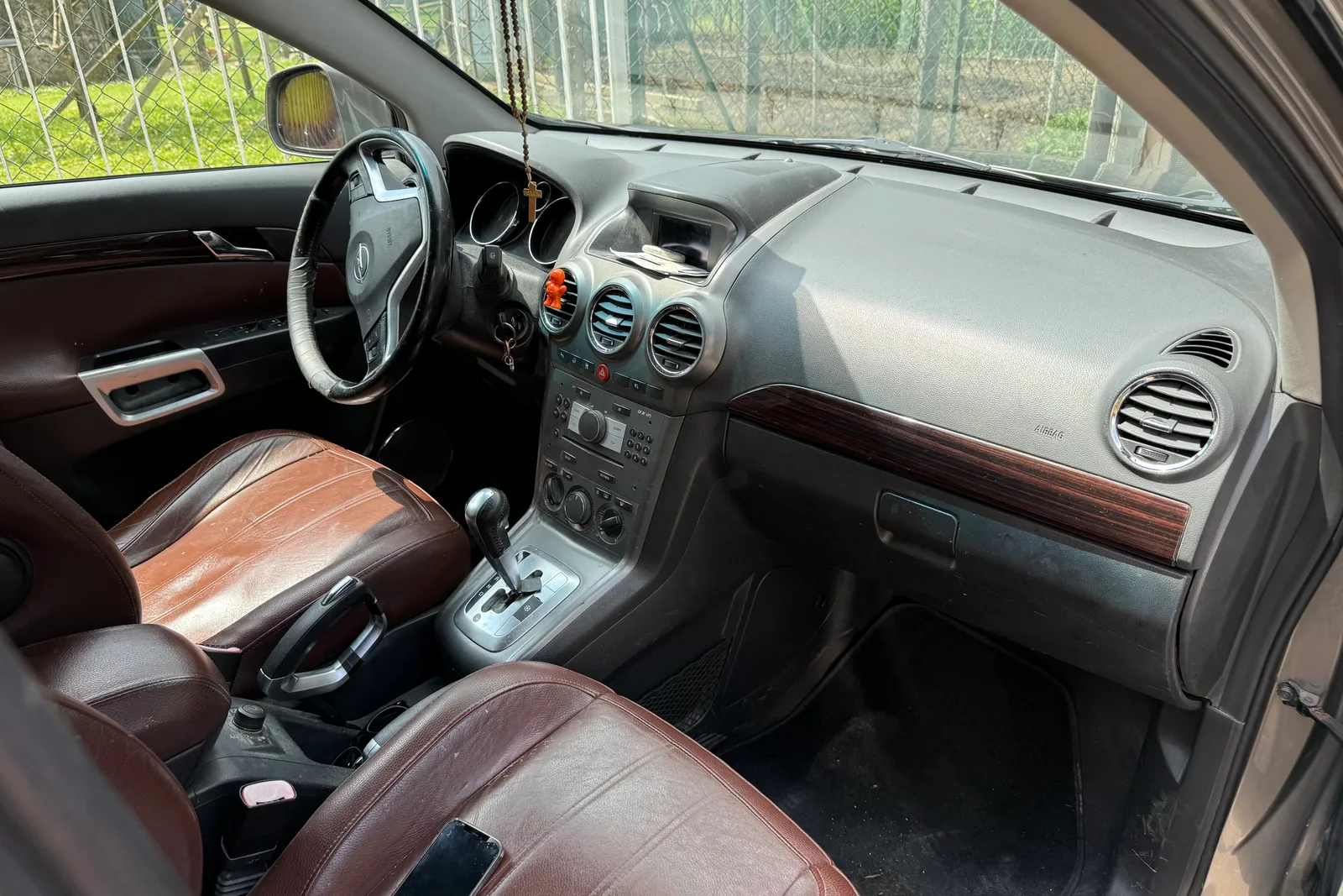 Lotto costituito da n. 2 autovetture: - Autovettura Opel Antara targata DT277DZ; - Autovettura BMW 520i targata CD700FJ