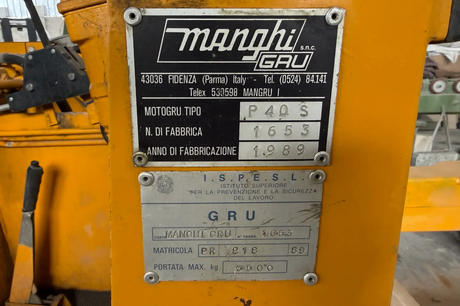 Gru Manghi (ID 32) e carrello elevatore (ID 33)