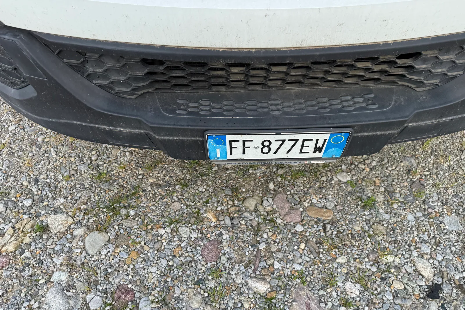 Furgone refrigerato Iveco Daily targato FF877EW