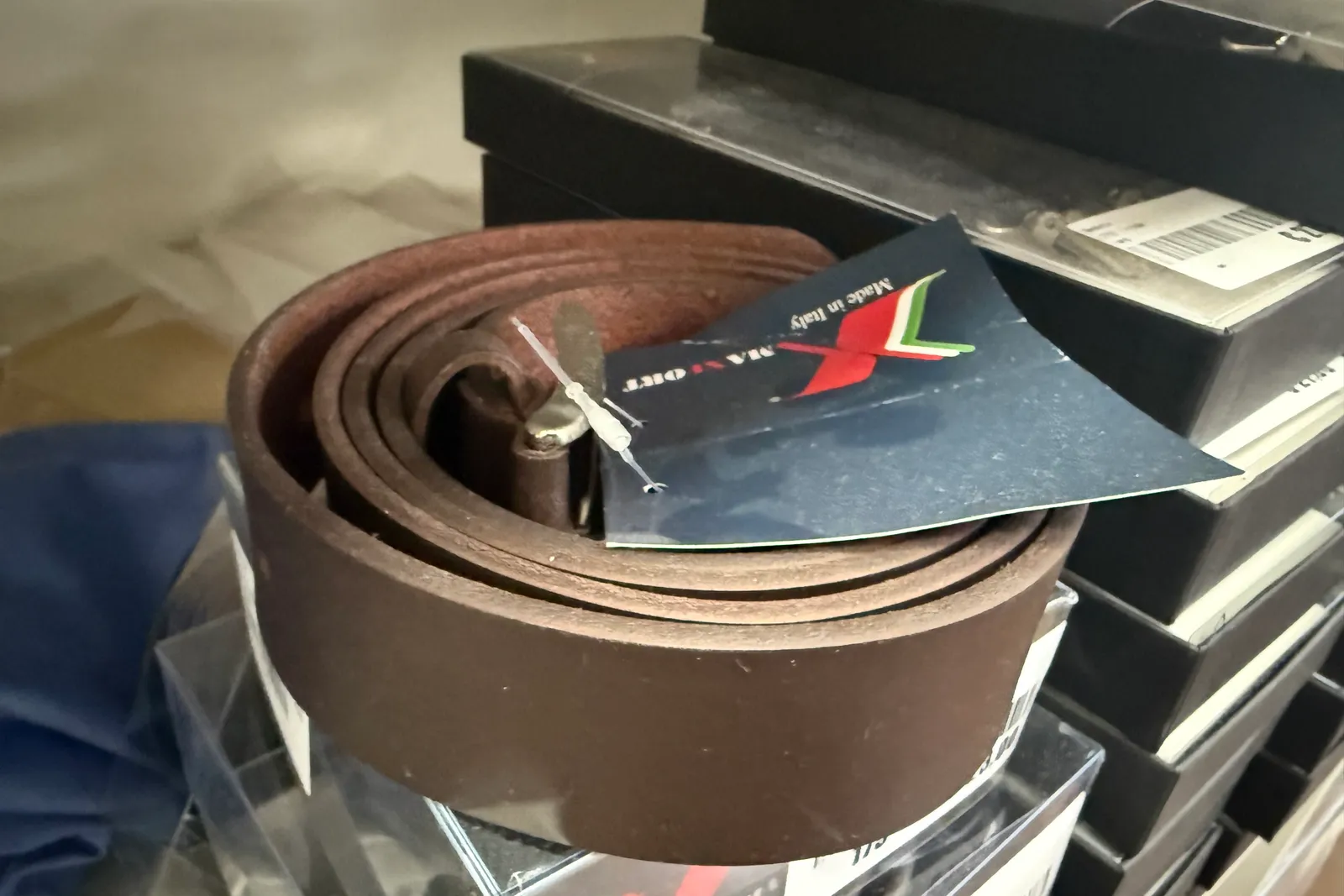Magazzino tessuti, capi di abbigliamento e accessori – ID da n. 65 a n. 80