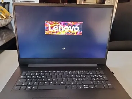 N. 1 pc laptop Lenovo V17 dell’anno 2022