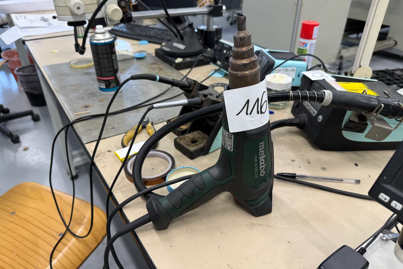 Stazioni saldanti, depuratori elettronici d’aria oltre piccoli attrezzi e componenti varie