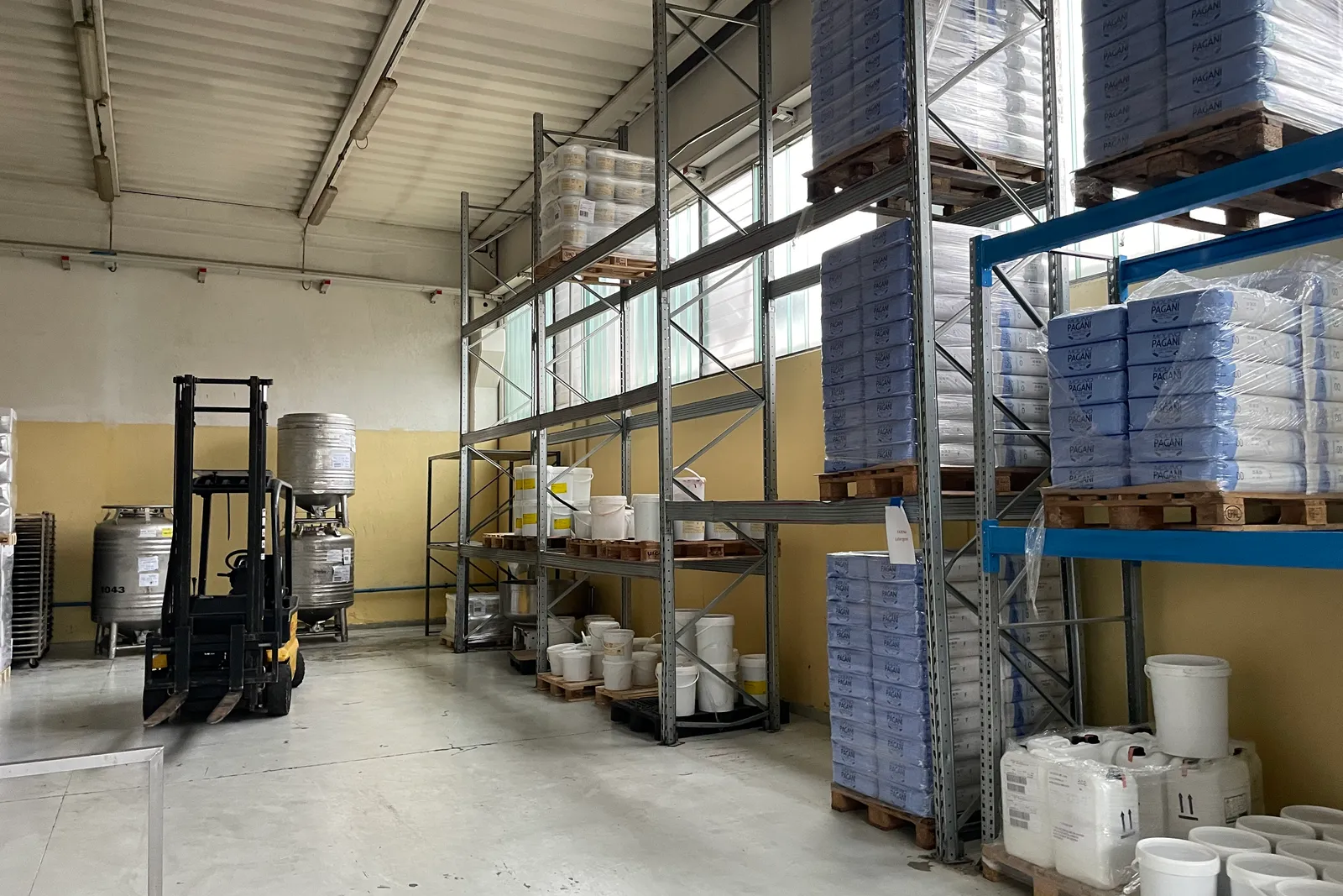 Macchinari a attrezzature per attività di pasticceria