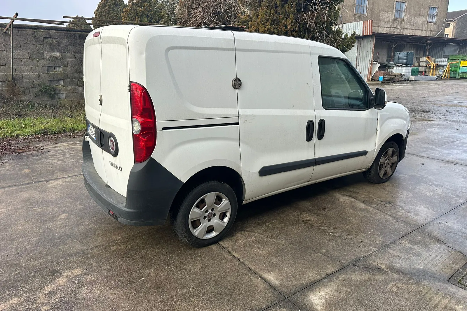 N. 4 autocarri Fiat Doblò targati ES972WZ, ET261JG, ES032XR, EZ672LE