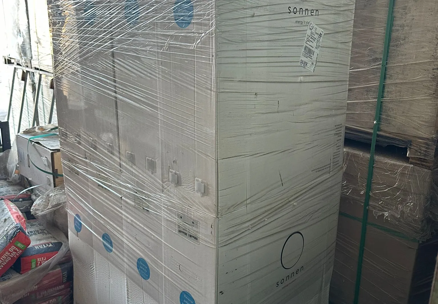 Pannelli fotovoltaici, batterie, inverter, kit di montaggio (in perizia lotto 05 parziale)