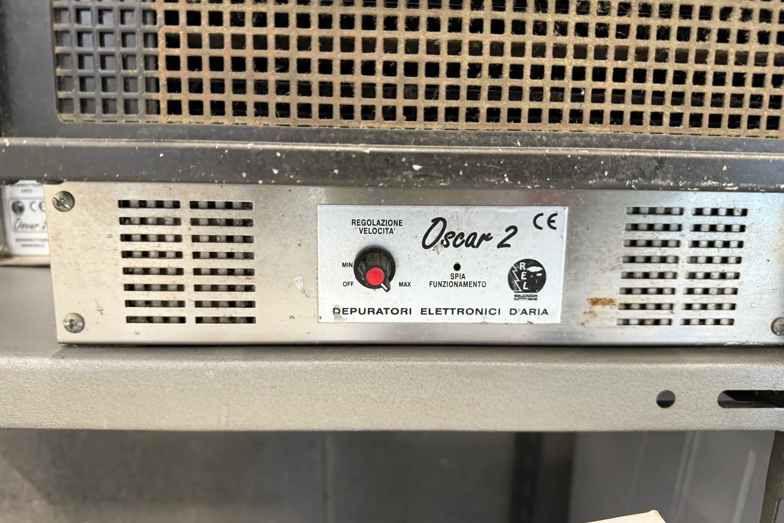 Stazioni saldanti, depuratori elettronici d’aria oltre piccoli attrezzi e componenti varie
