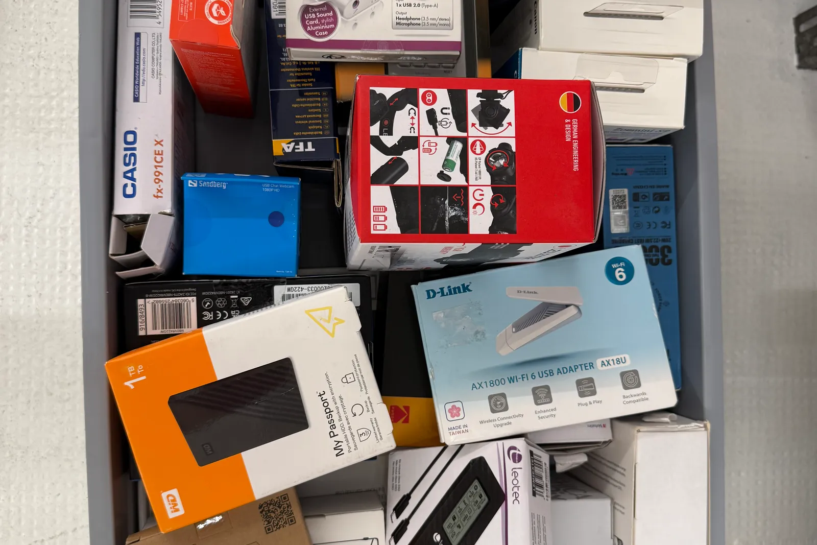 Stock prodotti, batterie, imballaggi, arredi e varie