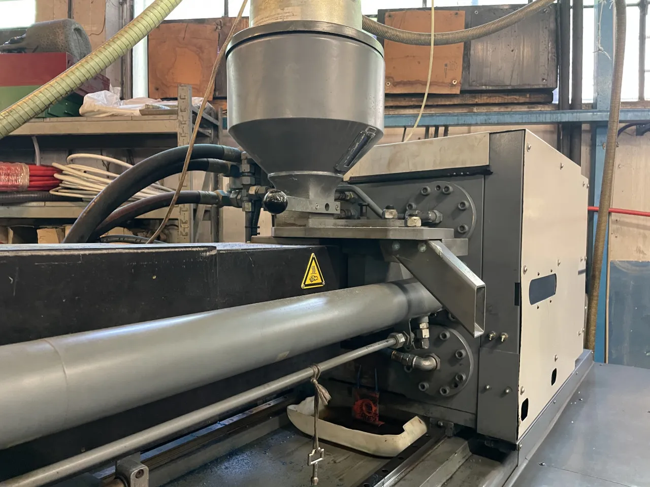 Pressa oleodinamica per stampaggio plastica Battenfeld BK – T 2700/1900