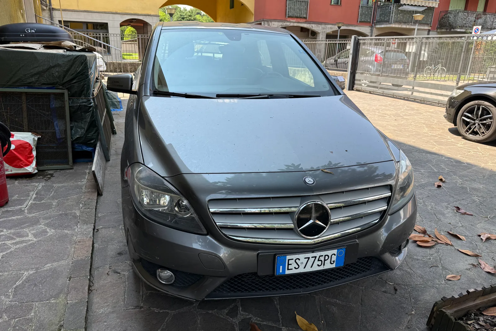 Autovettura Mercedes B 180 CDI targata ES775PG