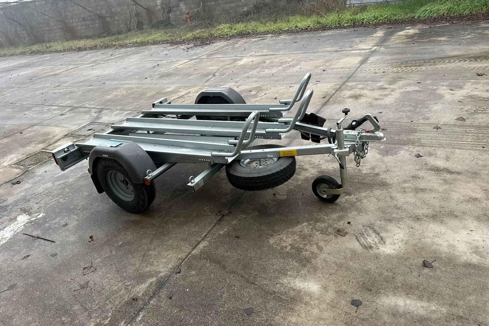 Rimorchio Cresci TM5 targato XA458TK