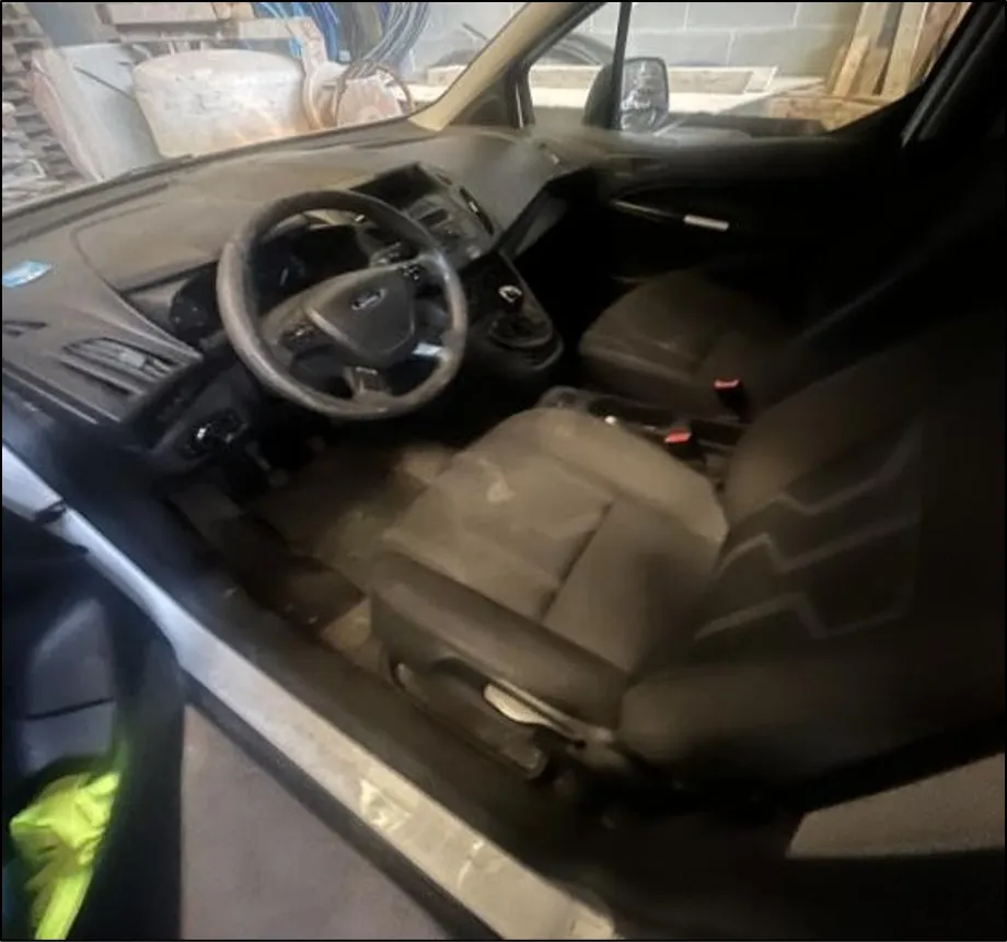 Autocarro Ford Transit Connect targato FE227XK