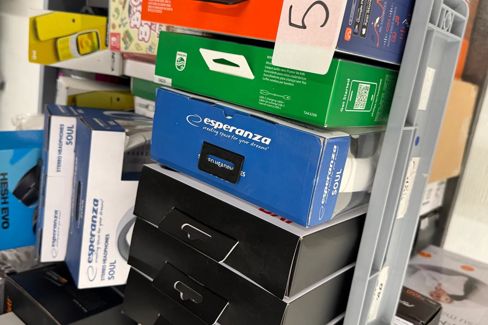 Stock prodotti, batterie, imballaggi, arredi e varie