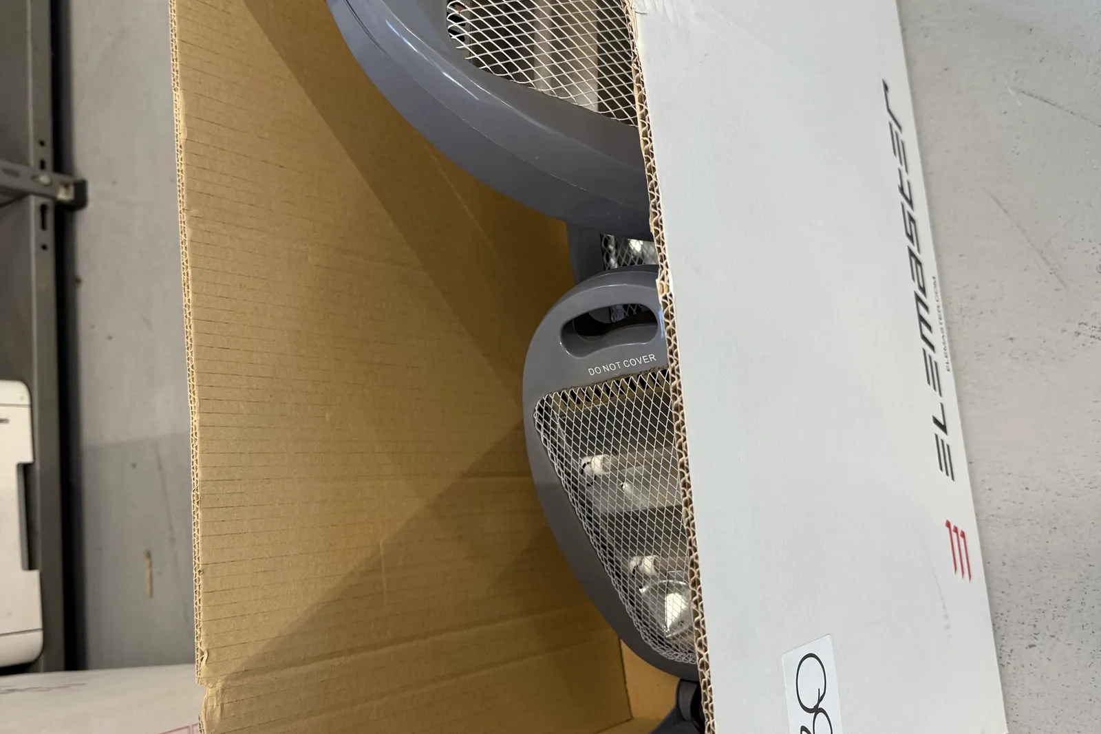 Arredi e macchine elettriche ed elettroniche da ufficio