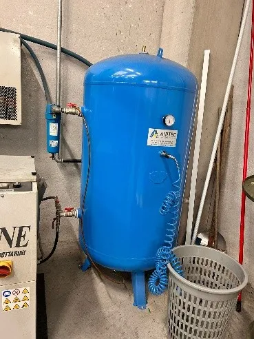 N. 1 serbatoio aria Airtec