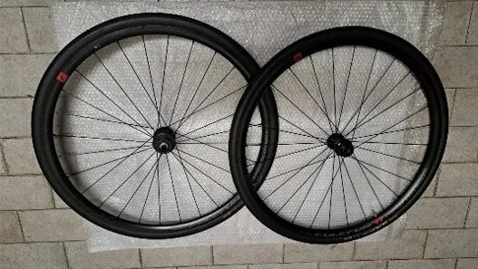 Componenti per l’assemblaggio di biciclette da corsa