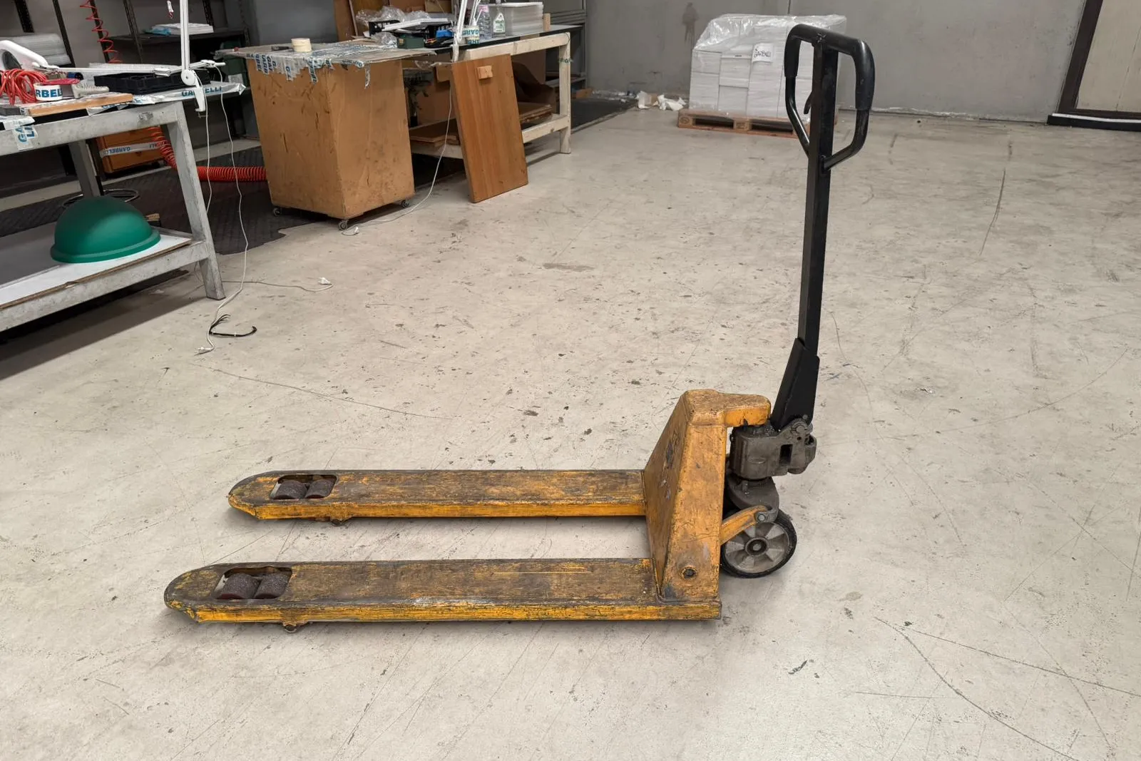 Muletto Still (ID 016), transpallet manuale (ID 031) e paranco manuale (ID 032)