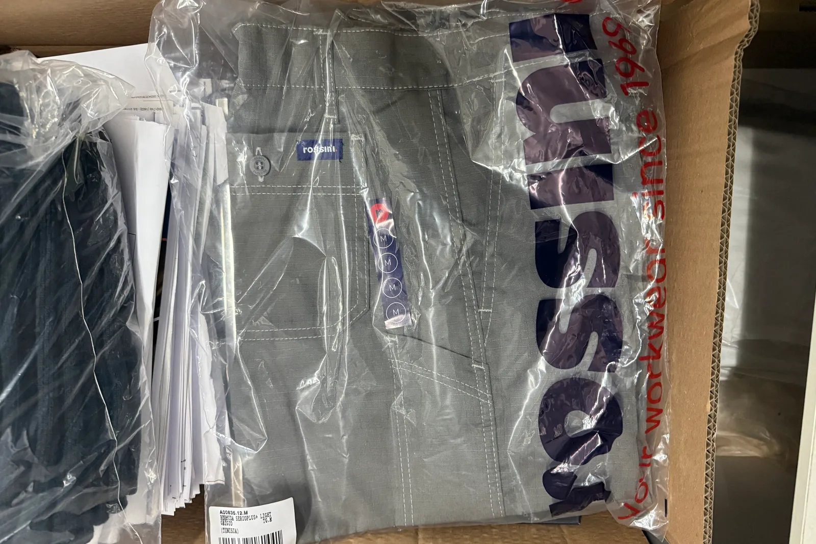 Magazzino tessuti, capi di abbigliamento e accessori – ID da n. 65 a n. 80