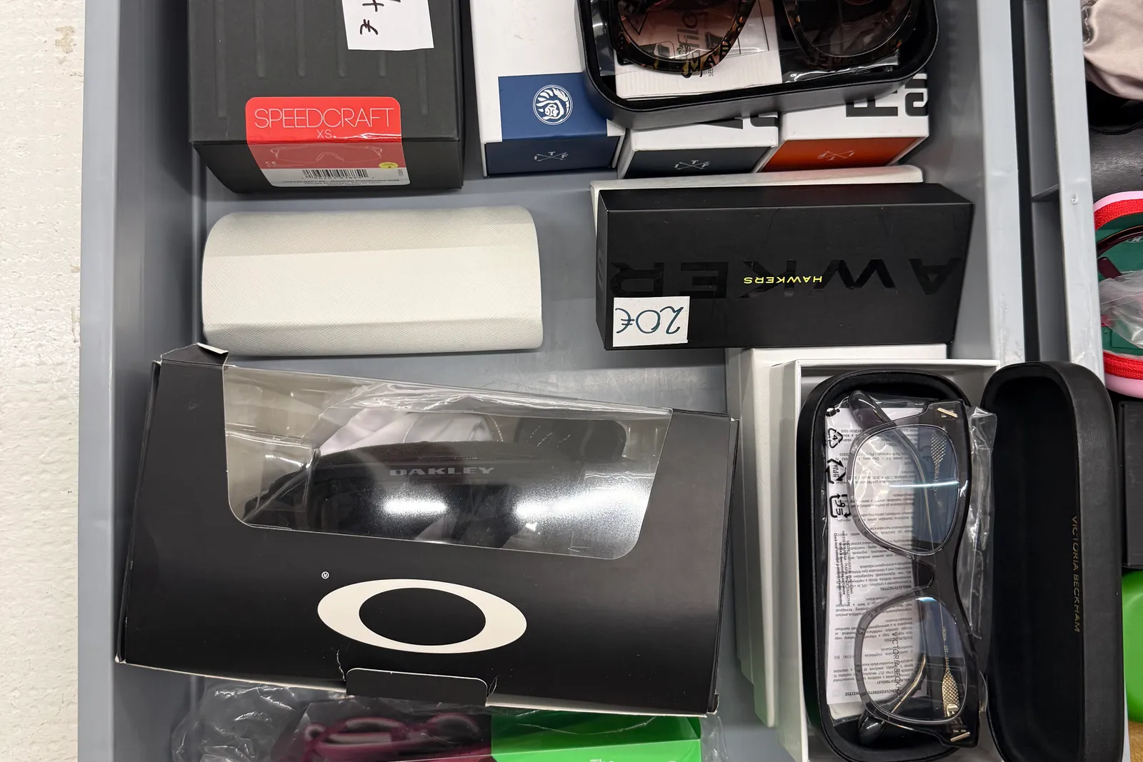 Stock prodotti, batterie, imballaggi, arredi e varie