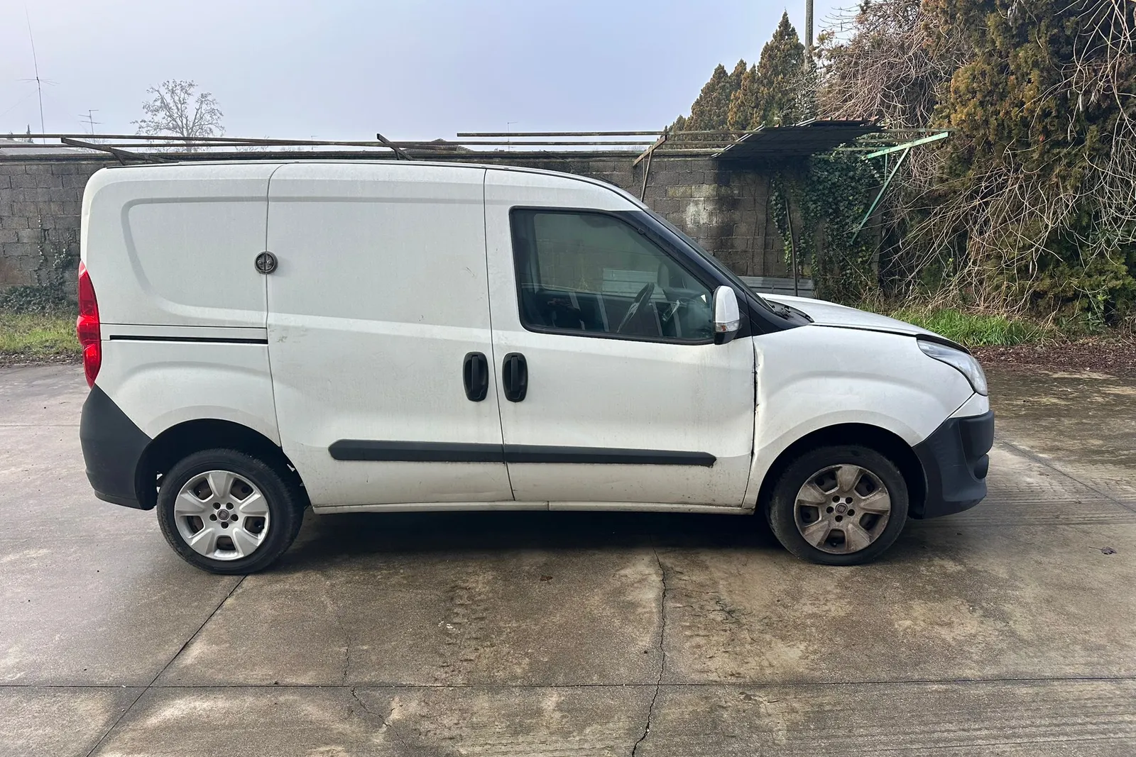 N. 4 autocarri Fiat Doblò targati ES972WZ, ET261JG, ES032XR, EZ672LE