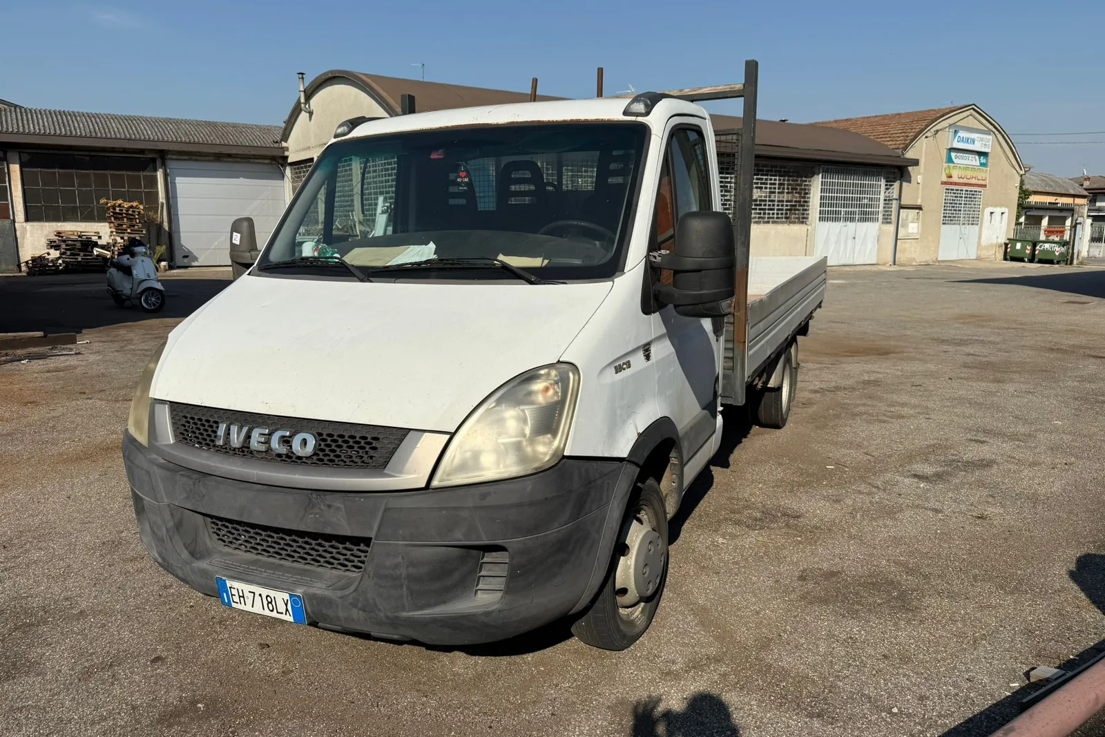 Furgone Iveco Daily targato EH718LX