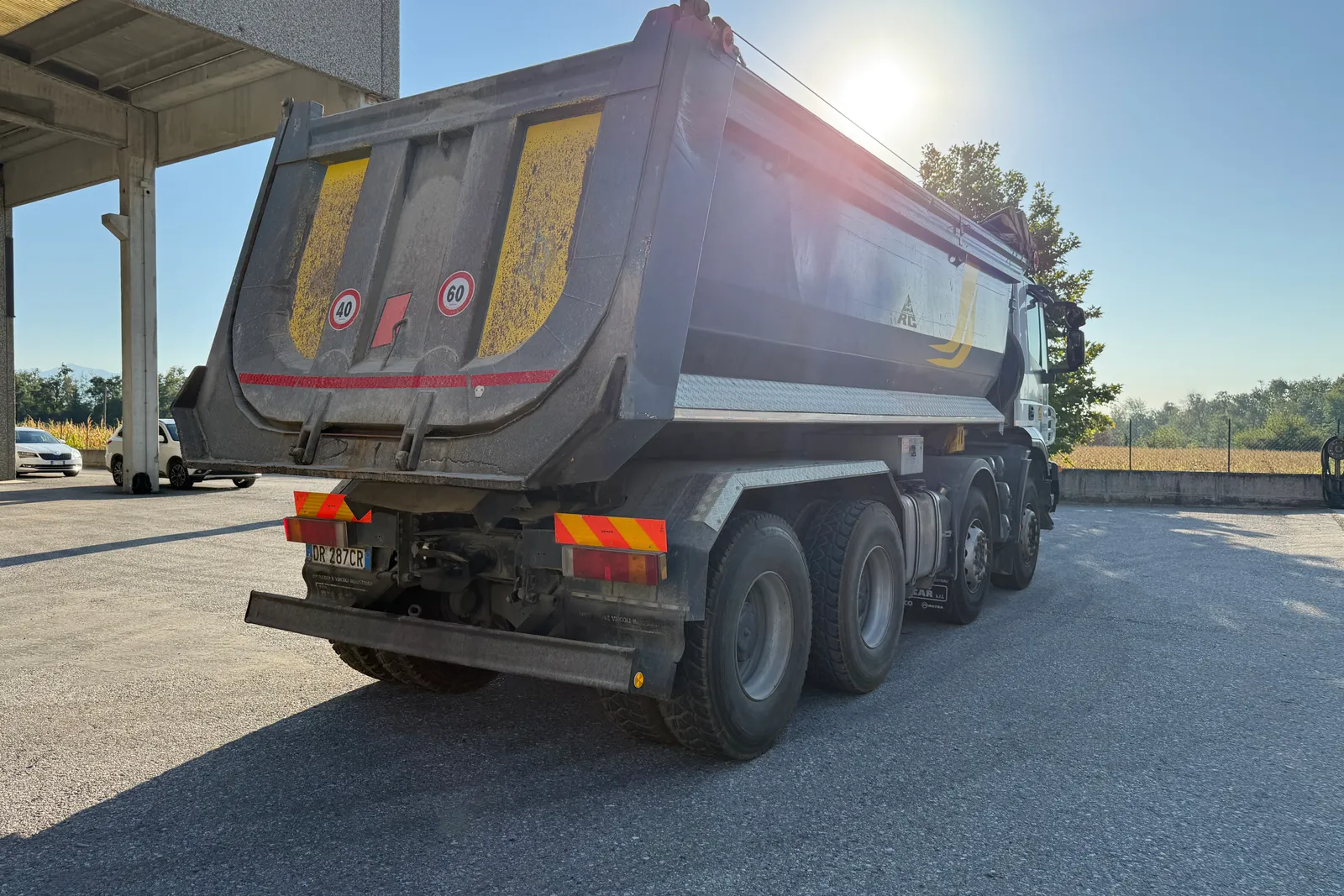Autocarro ribaltabile Iveco Magirus A410T E4 Colombo targato DR287CR