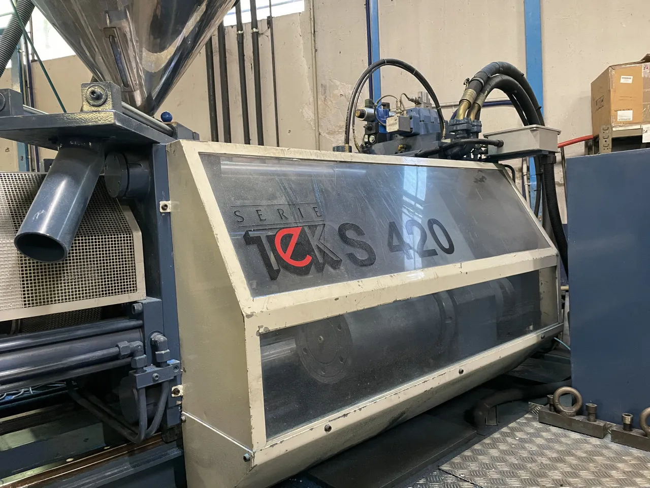Pressa oleodinamica per stampaggio plastica Maico Presse Teks 420