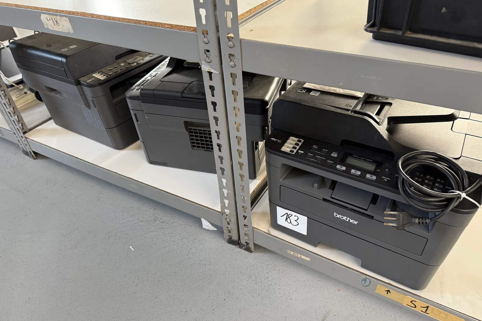Arredi e macchine elettriche ed elettroniche da ufficio