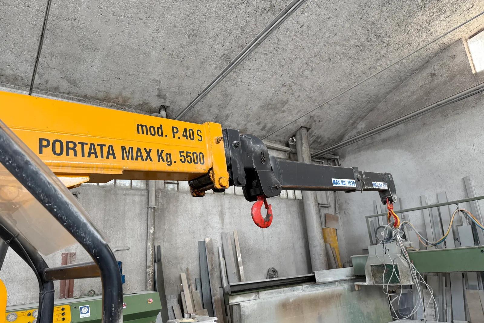 Gru Manghi (ID 32) e carrello elevatore (ID 33)