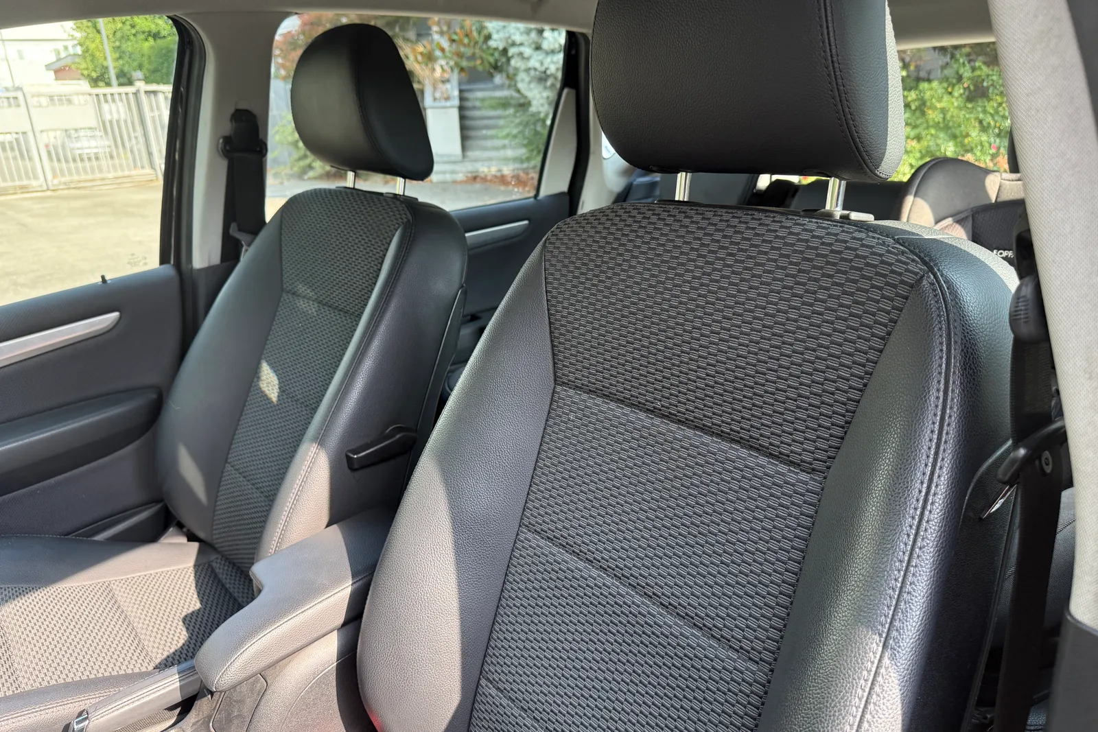 Autovettura Mercedes Classe A targata EA765RC