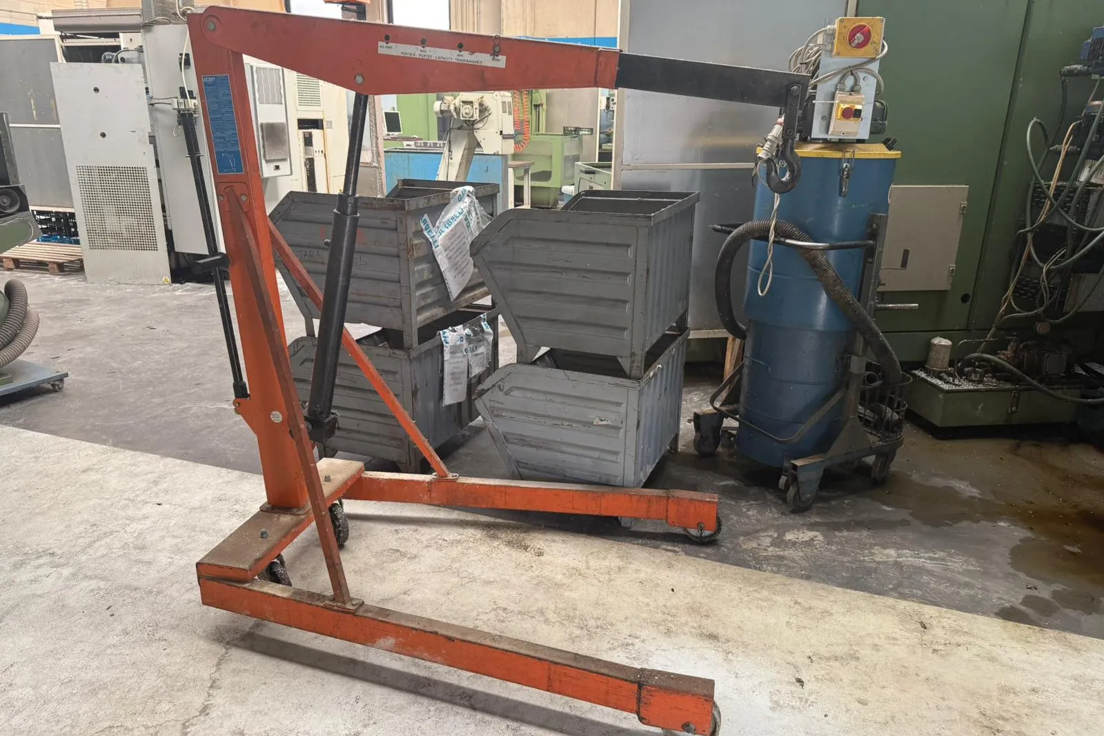 Muletto Still (ID 016), transpallet manuale (ID 031) e paranco manuale (ID 032)