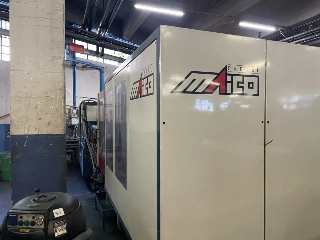 Pressa oleodinamica per stampaggio plastica Maico Presse Teks 420