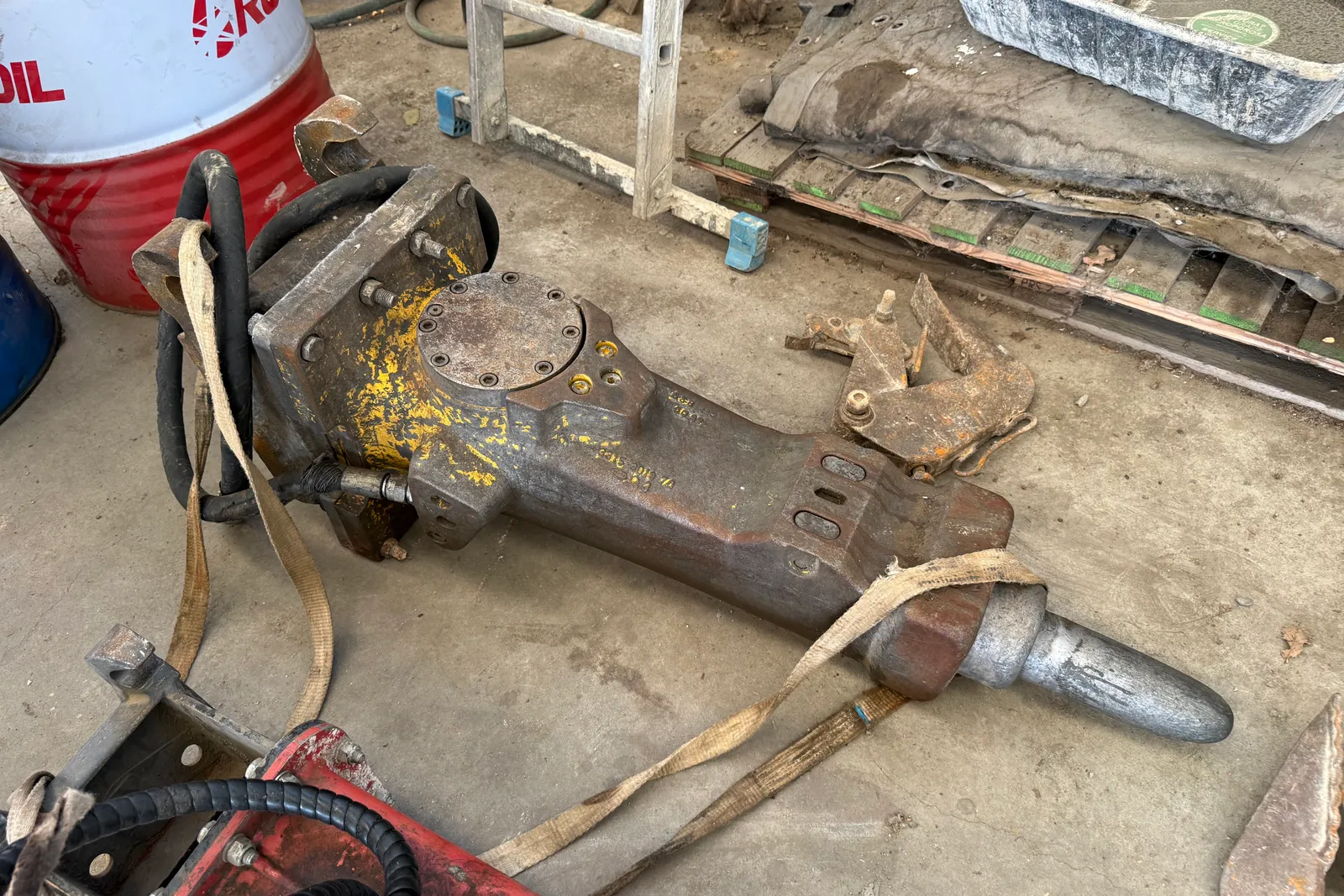 Escavatore Kubota mod. U56-5 completo di n. 3 benne e martello demolitore