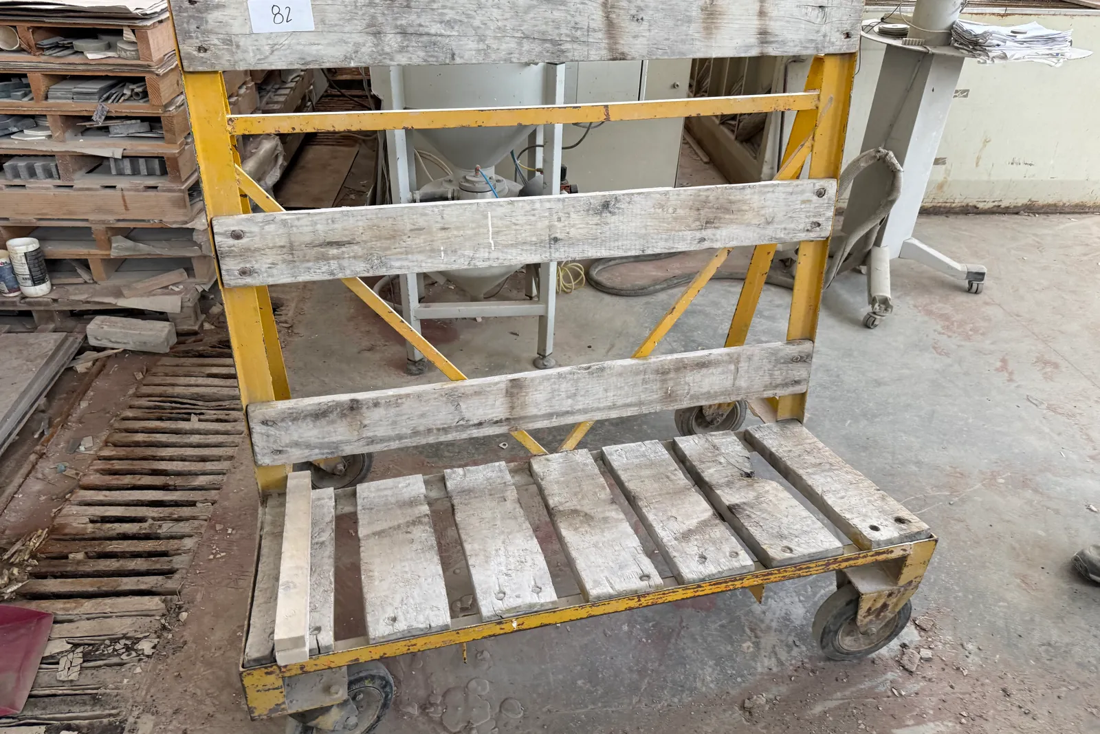 Cisterna e serbatoio, compressori, carrelli (ID 77A, 73, 74, 95, 82, 87, 81, 84, 79)