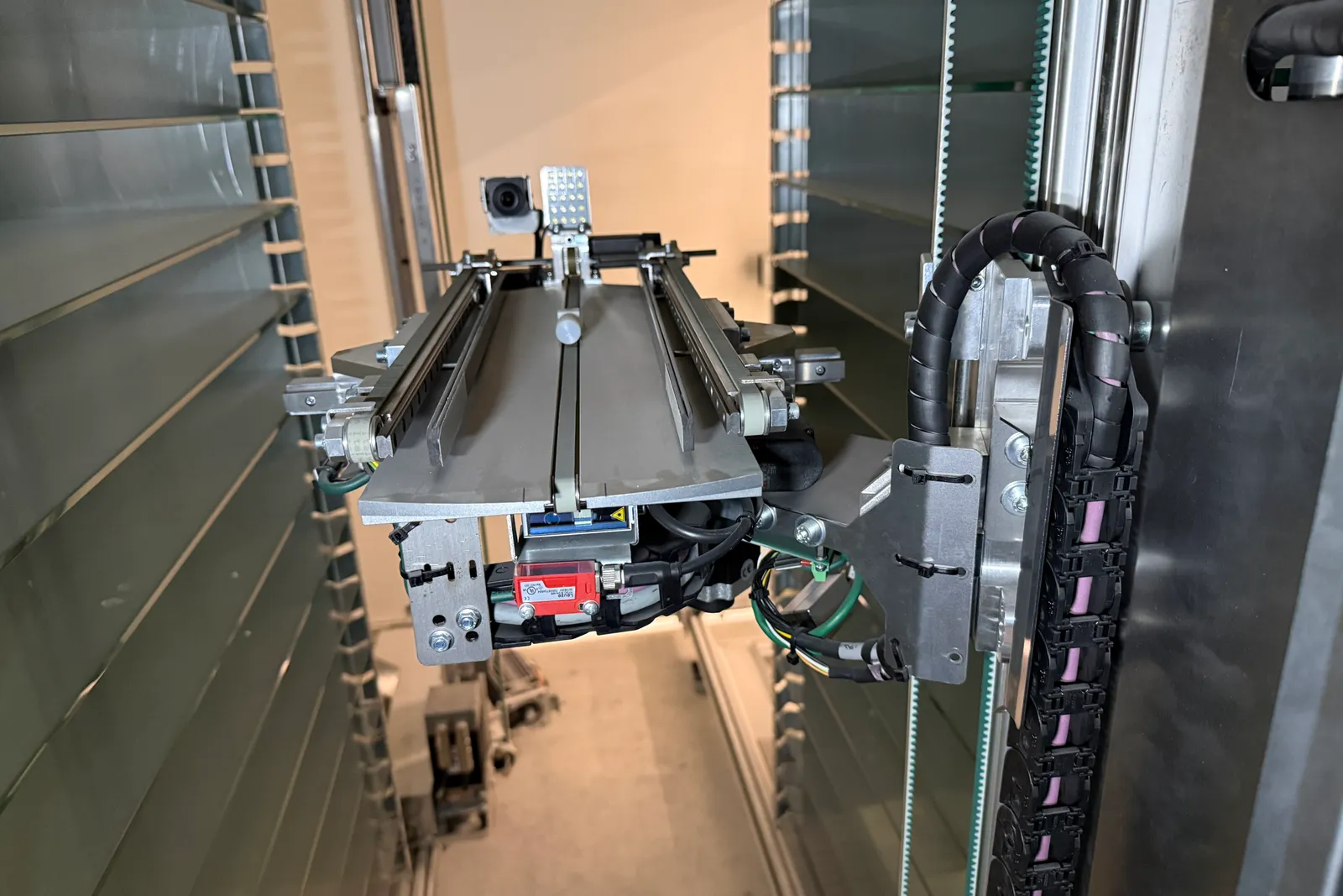 N. 2 magazzini automatici Pharmathek Sintesi, inclusi moduli di carico, linea di imballo e smistamento Mechatronic Machines & Systems e centralina di controllo