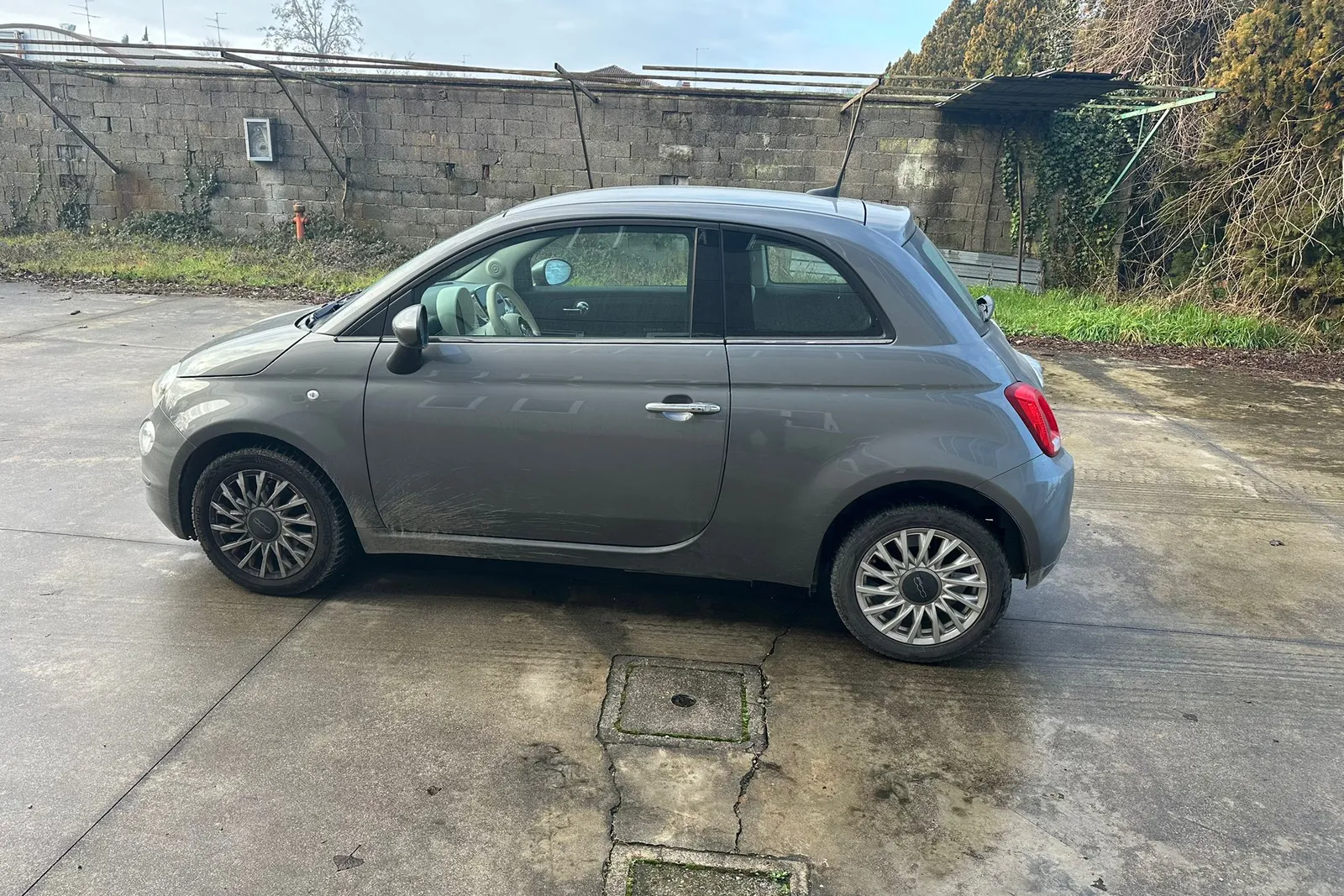Autovettura FIAT 500 targata FX095TL